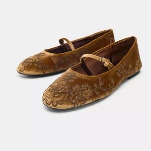 Velvet-Effect Embroidered Ballet Flat